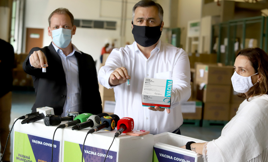 O 15º lote de vacinas enviado ao Paraná soma 309,2 mil doses. São 303.000 da Covishield, da Universidade de Oxford/Astrazeneca/Fiocruz, e 6.200 doses da Coronavac. Elas serão distribuídas às 22 Regionais do Paraná a partir das 8 horas desta sexta-feira (30). Foto: Ari Dias