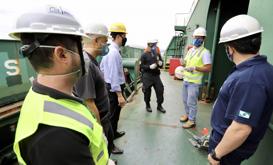 Neste dia 1º de maio, Dia do Trabalhador, a Portos do Paraná destaca a importância do trabalho portuário para a manutenção de diversas atividades econômicas no Estado, direta ou indiretamente. - Fotos: Arquivo/ Claudio Neves/Portos do Paraná