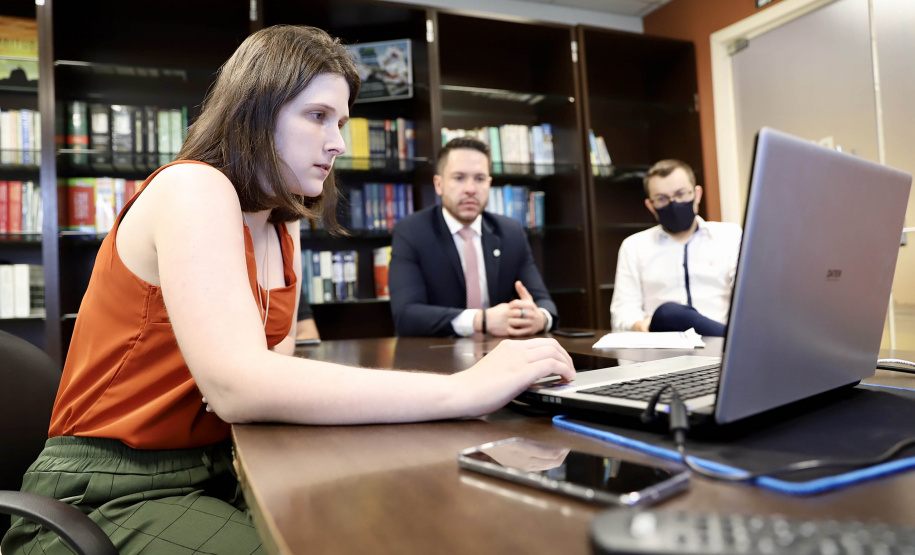 Neste dia 1º de maio, Dia do Trabalhador, a Portos do Paraná destaca a importância do trabalho portuário para a manutenção de diversas atividades econômicas no Estado, direta ou indiretamente. - Fotos: Arquivo/ Claudio Neves/Portos do Paraná