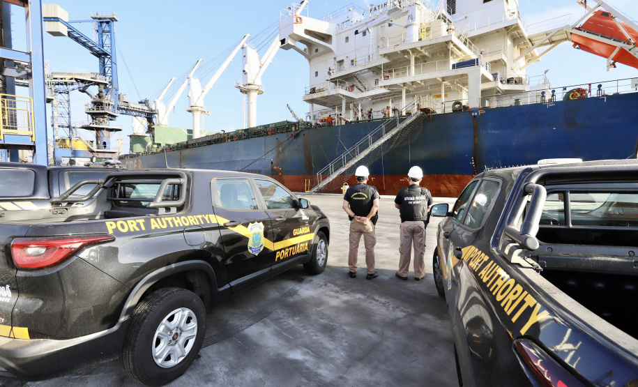 Neste dia 1º de maio, Dia do Trabalhador, a Portos do Paraná destaca a importância do trabalho portuário para a manutenção de diversas atividades econômicas no Estado, direta ou indiretamente. - Fotos: Arquivo/ Claudio Neves/Portos do Paraná