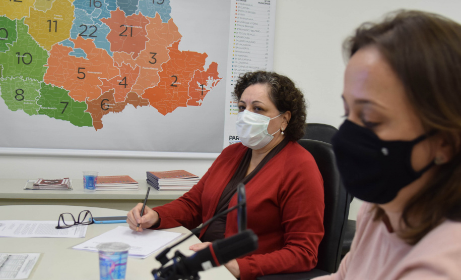 A Secretaria da Saúde do Paraná apresentou hoje (30) junto ao Comitê Estadual de Prevenção à Mortalidade Materna, Infantil e Fetal um documento/guia com os 10 passos prioritários para a assistência qualificada às gestantes e puérperas com o objetivo de evitar mortalidade materna por Covid-19. - Curitiba, 30/04/2021 - Foto: SESA