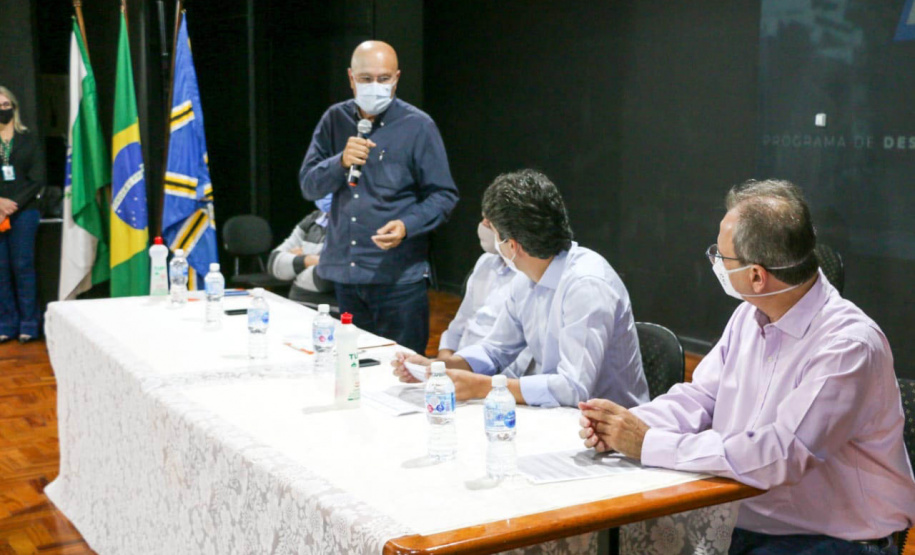 O Governo do Estado, por meio da Secretaria do Planejamento e Projetos Estruturantes, realizou nesta semana as primeiras oficinas do Programa Paraná Produtivo. O programa pretende identificar potenciais e carências das regiões e planejar um desenvolvimento produtivo integrado entre os municípios. O secretário do Planejamento, Valdemar Bernardo Jorge, fez a abertura dos dois eventos. - 30/04/2021 - Foto: Divulgação Secretaria do Planejamento