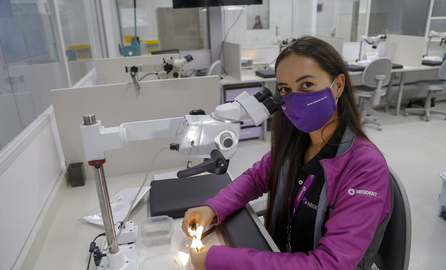 Os rostos e as histórias por trás do recorde de empregos criados no Paraná em 2021 - Bruna Maria de Oliveira de Lima  -
Foto Gilson Abreu/AEN