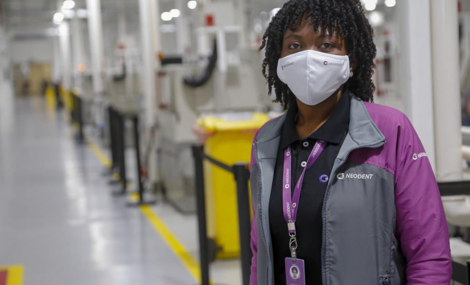 Os rostos e as histórias por trás do recorde de empregos criados no Paraná em 2021 - Dia do Trabalho  - Natalina dos Santos Oliveira   -  Foto Gilson Abreu/AEN