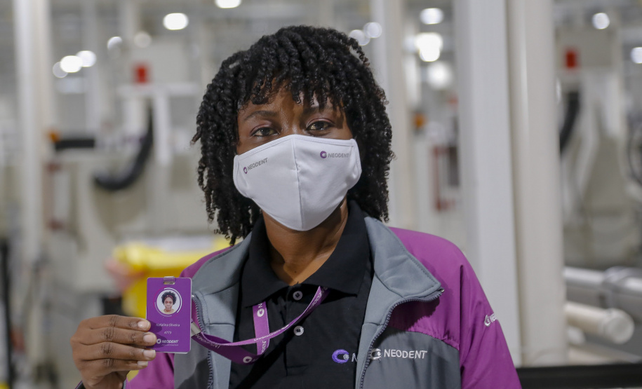 Os rostos e as histórias por trás do recorde de empregos criados no Paraná em 2021 - Dia do Trabalho  - Natalina dos Santos Oliveira   -  Foto Gilson Abreu/AEN