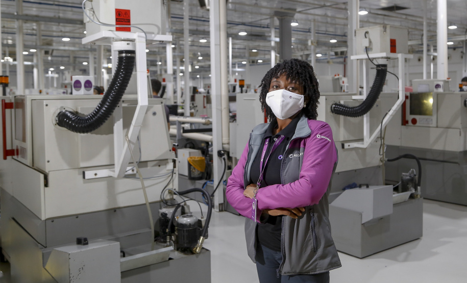 Os rostos e as histórias por trás do recorde de empregos criados no Paraná em 2021 - Dia do Trabalho  - Natalina dos Santos Oliveira   -  Foto Gilson Abreu/AEN