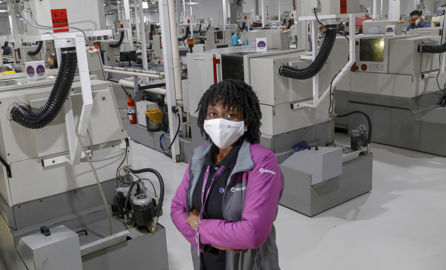 Os rostos e as histórias por trás do recorde de empregos criados no Paraná em 2021 - Dia do Trabalho  - Natalina dos Santos Oliveira   -  Foto Gilson Abreu/AEN