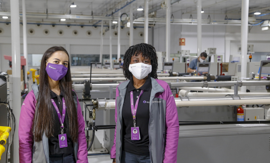 Os rostos e as histórias por trás do recorde de empregos criados no Paraná em 2021 - Bruna Maria de Oliveira de Lima e Natalina e Natalina dos Santos Oliveira  -  
Foto Gilson Abreu/AEN