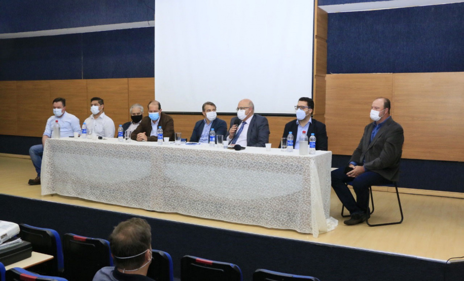 O projeto da Nova Ferroeste ganha, a cada dia, novos capítulos que ajudam essa história a avançar. Nesta semana, em Toledo, foi realizada uma reunião de trabalho com prefeitos e vereadores da região Oeste, além de lideranças sociais e empresariais - Foto: Arquivo GT Ferroeste