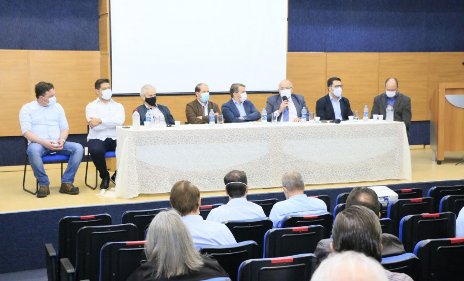 O projeto da Nova Ferroeste ganha, a cada dia, novos capítulos que ajudam essa história a avançar. Nesta semana, em Toledo, foi realizada uma reunião de trabalho com prefeitos e vereadores da região Oeste, além de lideranças sociais e empresariais - Foto: Arquivo GT Ferroeste