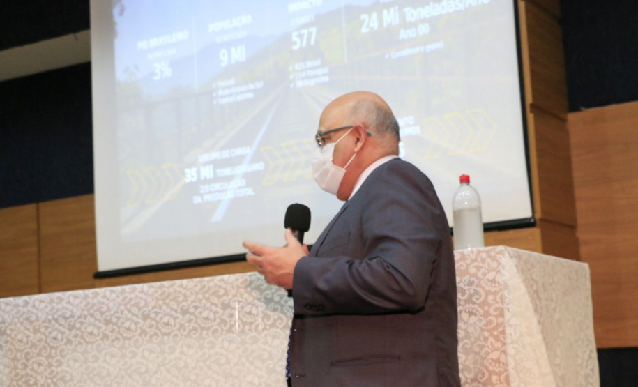 O projeto da Nova Ferroeste ganha, a cada dia, novos capítulos que ajudam essa história a avançar. Nesta semana, em Toledo, foi realizada uma reunião de trabalho com prefeitos e vereadores da região Oeste, além de lideranças sociais e empresariais - Foto: Arquivo GT Ferroeste