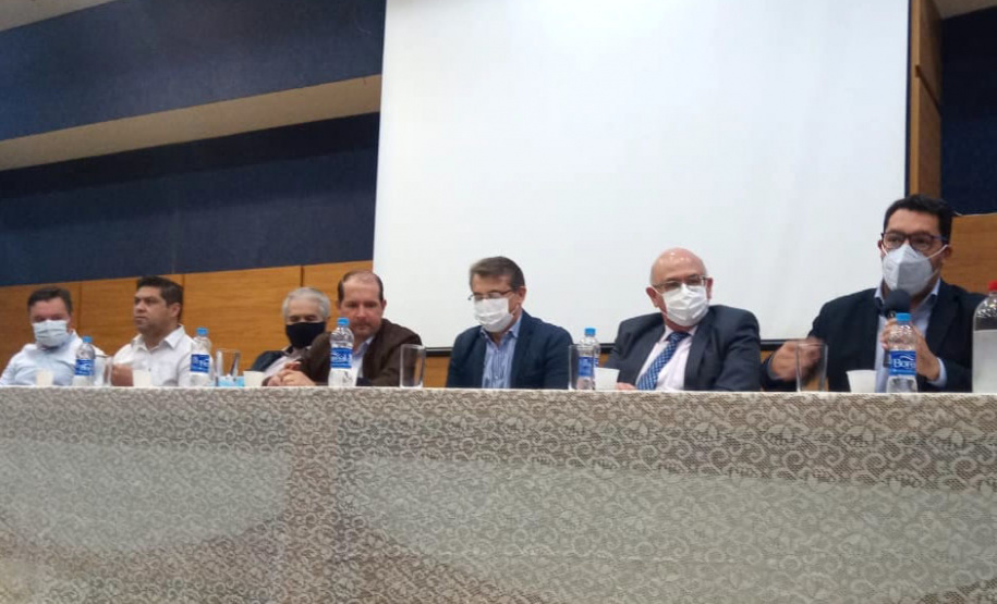 O projeto da Nova Ferroeste ganha, a cada dia, novos capítulos que ajudam essa história a avançar. Nesta semana, em Toledo, foi realizada uma reunião de trabalho com prefeitos e vereadores da região Oeste, além de lideranças sociais e empresariais - Foto: Arquivo GT Ferroeste