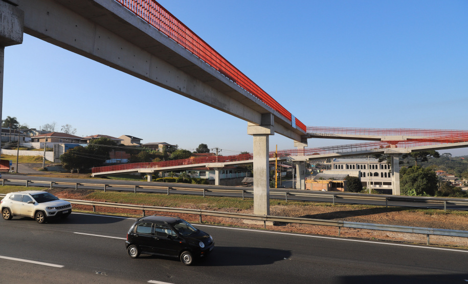 Viaduto Campo Largo O governador Carlos Massa Ratinho Junior inaugura nesta segunda-feira (3), o viaduto Prefeito Marcelo Puppi e passarela William Haj Mussi, no Km 109 da BR-277, nas proximidades do Cercadinho em Campo Largo. 03/05/2021 - Foto: Geraldo Bubniak/AEN