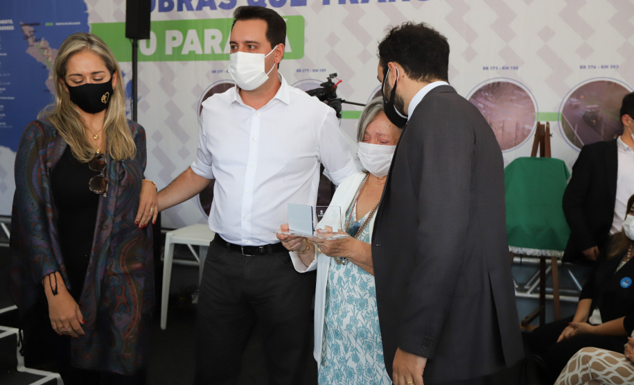 Viaduto Campo Largo O governador Carlos Massa Ratinho Junior inaugura nesta segunda-feira (3), o viaduto Prefeito Marcelo Puppi e passarela William Haj Mussi, no Km 109 da BR-277, nas proximidades do Cercadinho em Campo Largo. 03/05/2021 - Foto: Geraldo Bubniak/AEN