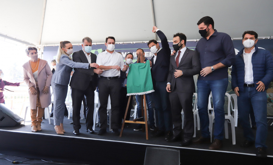 Viaduto Campo Largo O governador Carlos Massa Ratinho Junior inaugura nesta segunda-feira (3), o viaduto Prefeito Marcelo Puppi e passarela William Haj Mussi, no Km 109 da BR-277, nas proximidades do Cercadinho em Campo Largo. 03/05/2021 - Foto: Geraldo Bubniak/AEN