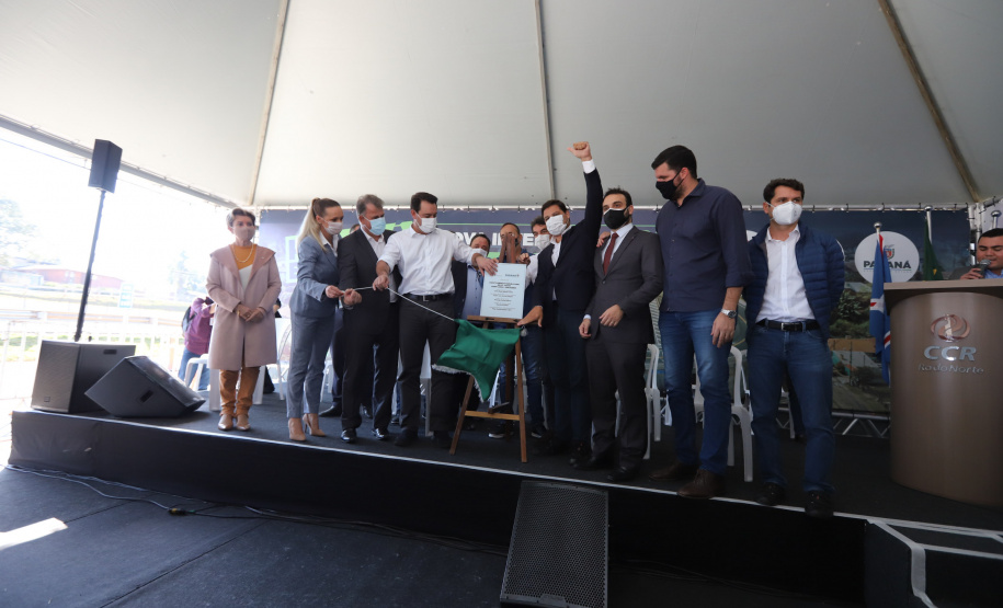 Viaduto Campo Largo O governador Carlos Massa Ratinho Junior inaugura nesta segunda-feira (3), o viaduto Prefeito Marcelo Puppi e passarela William Haj Mussi, no Km 109 da BR-277, nas proximidades do Cercadinho em Campo Largo. 03/05/2021 - Foto: Geraldo Bubniak/AEN