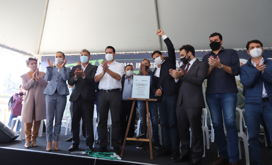 Viaduto Campo Largo O governador Carlos Massa Ratinho Junior inaugura nesta segunda-feira (3), o viaduto Prefeito Marcelo Puppi e passarela William Haj Mussi, no Km 109 da BR-277, nas proximidades do Cercadinho em Campo Largo. 03/05/2021 - Foto: Geraldo Bubniak/AEN