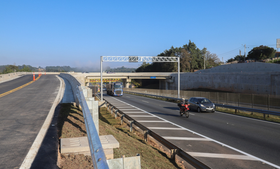 Viaduto Campo Largo O governador Carlos Massa Ratinho Junior inaugura nesta segunda-feira (3), o viaduto Prefeito Marcelo Puppi e passarela William Haj Mussi, no Km 109 da BR-277, nas proximidades do Cercadinho em Campo Largo. 03/05/2021 - Foto: Geraldo Bubniak/AEN