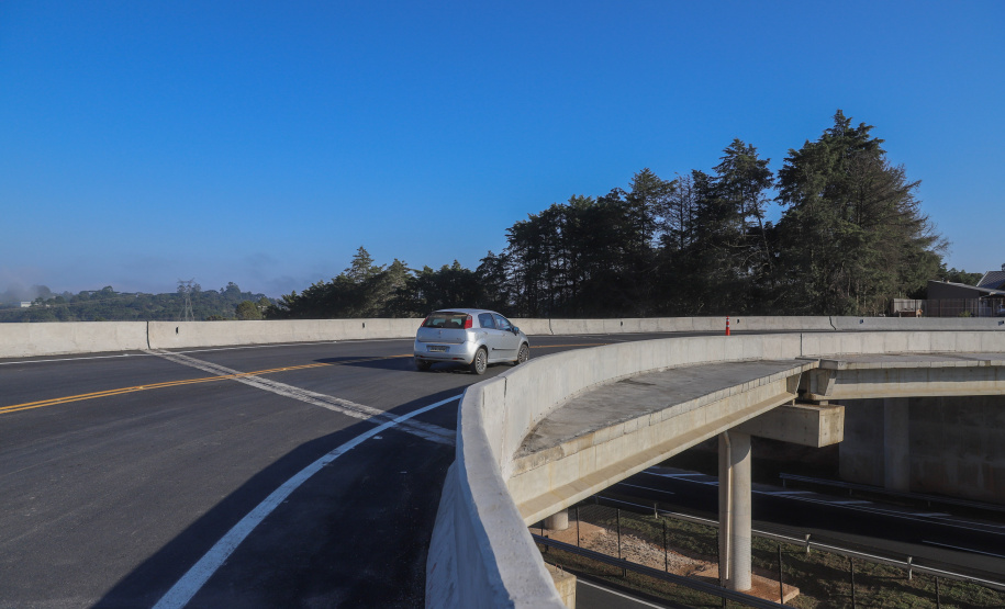 Viaduto Campo Largo O governador Carlos Massa Ratinho Junior inaugura nesta segunda-feira (3), o viaduto Prefeito Marcelo Puppi e passarela William Haj Mussi, no Km 109 da BR-277, nas proximidades do Cercadinho em Campo Largo. 03/05/2021 - Foto: Geraldo Bubniak/AEN
