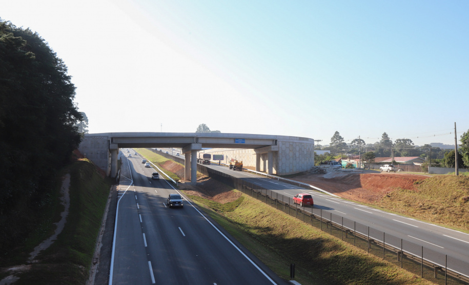 Viaduto Campo Largo O governador Carlos Massa Ratinho Junior inaugura nesta segunda-feira (3), o viaduto Prefeito Marcelo Puppi e passarela William Haj Mussi, no Km 109 da BR-277, nas proximidades do Cercadinho em Campo Largo. 03/05/2021 - Foto: Geraldo Bubniak/AEN