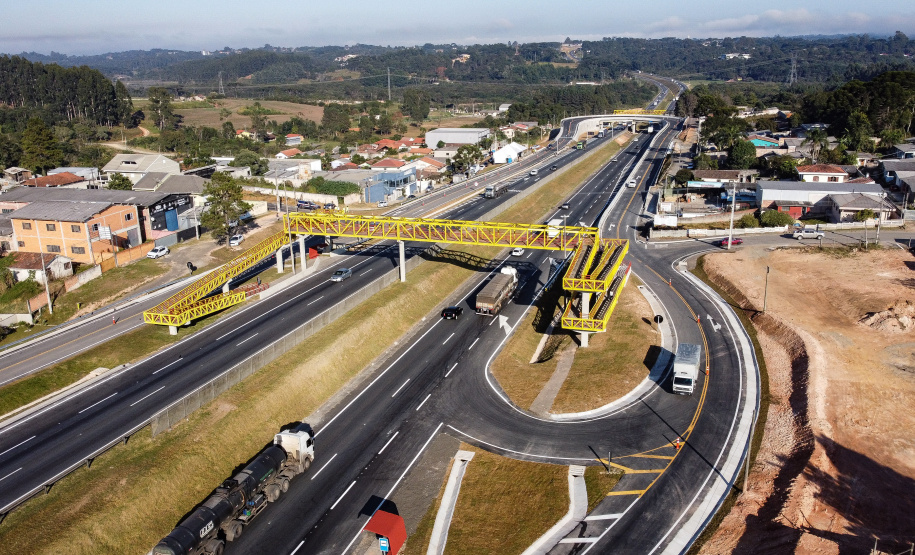 O governador Carlos Massa Ratinho Junior inaugura nesta segunda-feira (3), o viaduto Prefeito Marcelo Puppi e passarela William Haj Mussi, no Km 109 da BR-277, nas proximidades do Cercadinho em Campo Largo. 03/05/2021 - Foto: Jonathan Campos/AEN