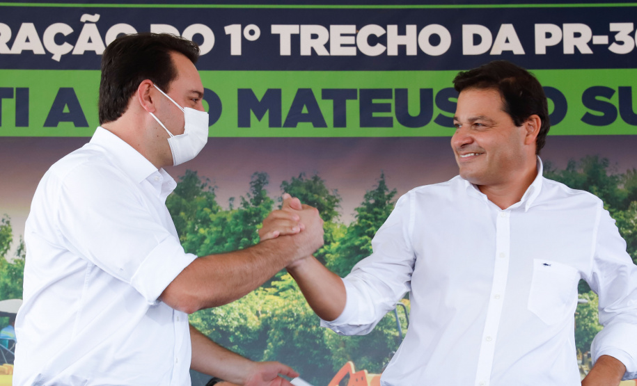 Governador Carlos Massa Ratinho Junior entrega primeiro trecho de pavimentacao da pr 364, Miguel Picheth, que liga Irati a Sao Mateus do Sul. - Irati, 03/05/2021 - Foto: Rodrigo Félix Leal/Infraestrutura