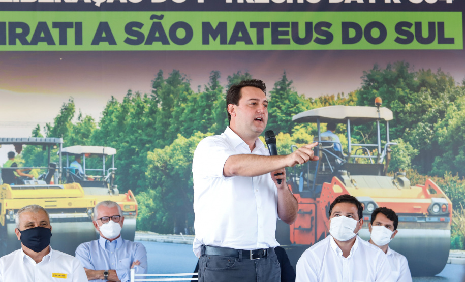 Governador Carlos Massa Ratinho Junior entrega primeiro trecho de pavimentacao da pr 364, Miguel Picheth, que liga Irati a Sao Mateus do Sul. - Irati, 03/05/2021 - Foto: Rodrigo Félix Leal/Infraestrutura