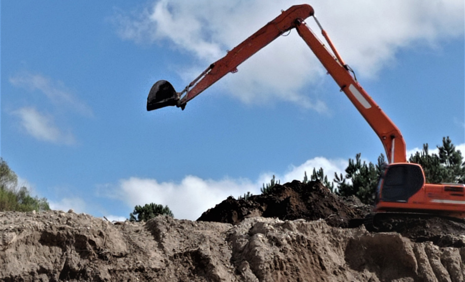 Em 2020, 181 municípios paranaenses e o Estado receberam R$ 25,44 milhões de Compensação Financeira pela Exploração de Recursos Minerais (CFEM) e de royalties pela exploração de petróleo e gás. A informação está no Informe Mineral 04/2021, divulgado pela Divisão de Geologia do Instituto Água e Terra (IAT), órgão vinculado à Secretaria do Desenvolvimento Sustentável e do Turismo (Sedest). - Curitiba, 03/05/2021 - Foto: IAT/SEDEST