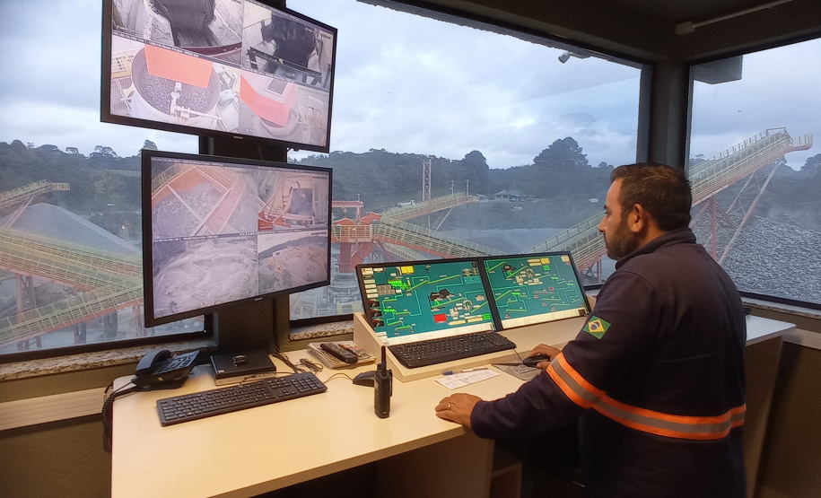 Em 2020, 181 municípios paranaenses e o Estado receberam R$ 25,44 milhões de Compensação Financeira pela Exploração de Recursos Minerais (CFEM) e de royalties pela exploração de petróleo e gás. A informação está no Informe Mineral 04/2021, divulgado pela Divisão de Geologia do Instituto Água e Terra (IAT), órgão vinculado à Secretaria do Desenvolvimento Sustentável e do Turismo (Sedest). - Curitiba, 03/05/2021 - Foto: IAT/SEDEST