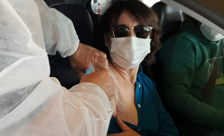 O Paraná aplicou 50.172 doses de vacina contra a Covid-19 neste fim de semana (01 e 02). Pelo menos 92 municípios da abrangência de 20 Regionais de Saúde realizaram ações que fazem parte da campanha do Governo do Estado “De Domingo a Domingo”. - Curitiba, 03/05/2021 - Foto: SESA