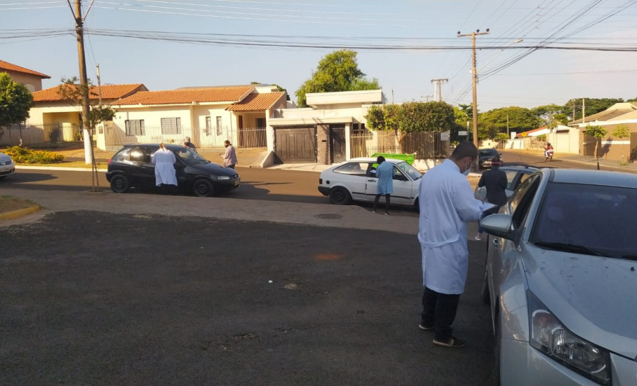 O Paraná aplicou 50.172 doses de vacina contra a Covid-19 neste fim de semana (01 e 02). Pelo menos 92 municípios da abrangência de 20 Regionais de Saúde realizaram ações que fazem parte da campanha do Governo do Estado “De Domingo a Domingo”. - Curitiba, 03/05/2021 - Foto: SESA