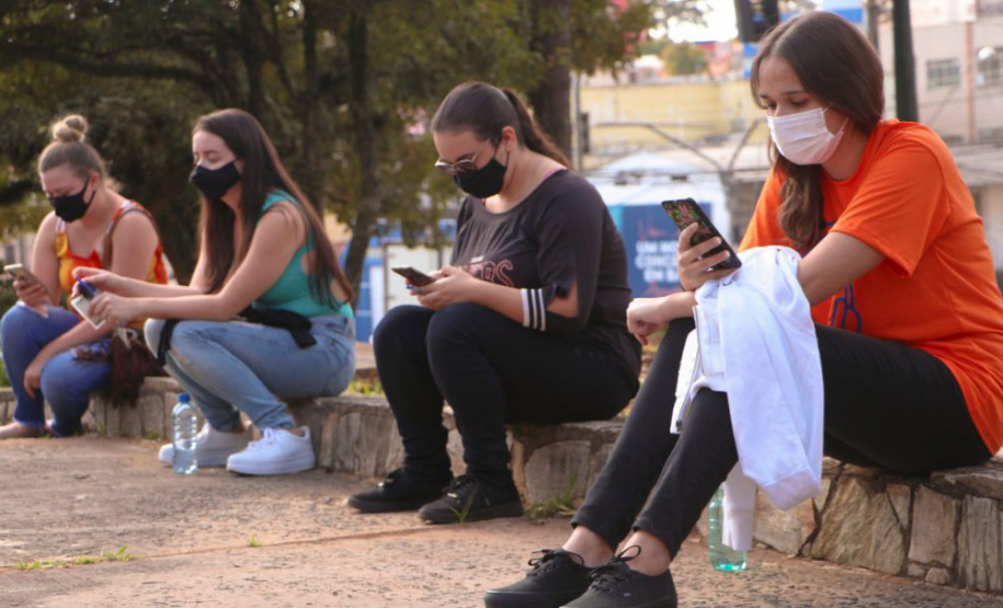 Nesta segunda-feira (3), a Universidade Estadual de Ponta Grossa (UEPG) finalizou a segunda etapa das provas do Vestibular 2020. Os candidatos responderam às questões das disciplinas específicas do curso escolhido.   -  Ponta Grossa, 03/05/2021  -  Fotos: Aline Jasper e Luciane Navarro/UEPG