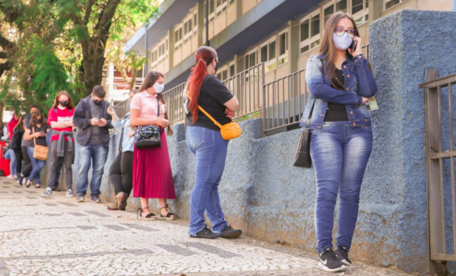 Nesta segunda-feira (3), a Universidade Estadual de Ponta Grossa (UEPG) finalizou a segunda etapa das provas do Vestibular 2020. Os candidatos responderam às questões das disciplinas específicas do curso escolhido.   -  Ponta Grossa, 03/05/2021  -  Fotos: Aline Jasper e Luciane Navarro/UEPG