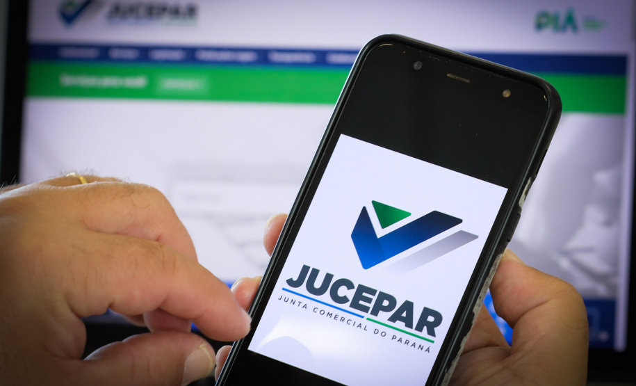 Site Jucepar A Junta Comercial do Paraná criou ainda Twitter e Instagram para, juntamente com o Facebook, serem ferramentas de suporte para a comunicação institucional na divulgação de conteúdo e interação com o público. Foto: Geraldo Bubniak/AEN