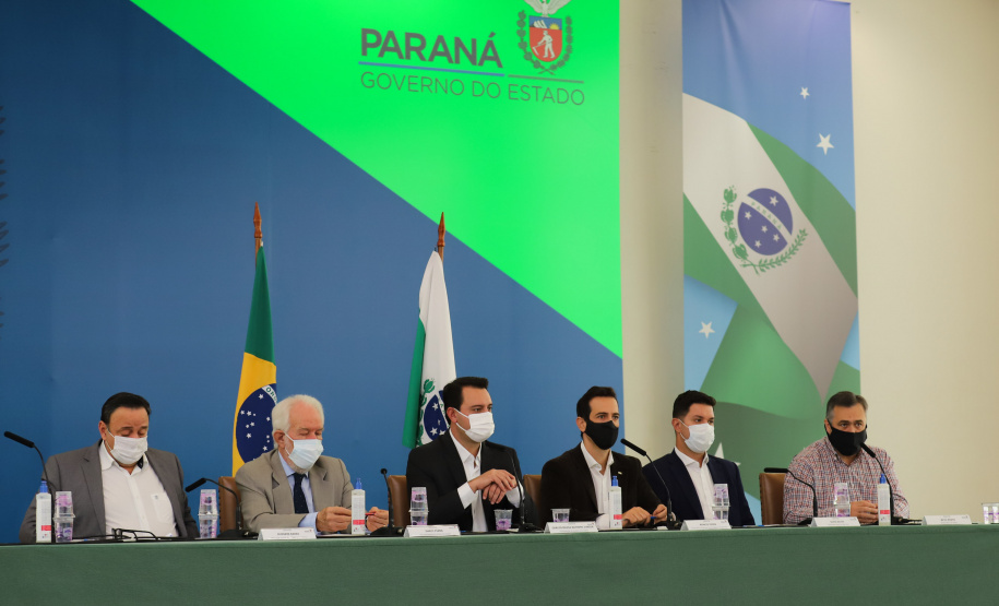 Coletiva Gov O governador Carlos Massa Ratinho Junior atende a imprensa nesta terça-feira (4) para falar sobre o retorno gradativo das aulas presenciais na rede estadual de ensino. Curitiba, 04/05/2021. Foto: Geraldo Bubniak/AEN