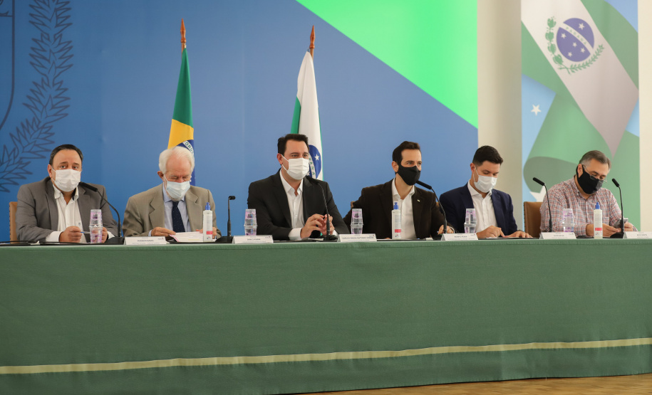 Coletiva Gov O governador Carlos Massa Ratinho Junior atende a imprensa nesta terça-feira (4) para falar sobre o retorno gradativo das aulas presenciais na rede estadual de ensino. Curitiba, 04/05/2021. Foto: Geraldo Bubniak/AEN