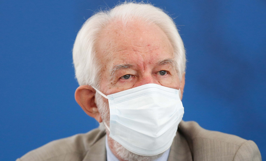 O governador Carlos Massa Ratinho Junior atende a imprensa nesta para falar sobre o retorno gradativo das aulas presenciais na rede estadual de ensino. Na foto, o vice-governador Darci Piana. Foto:Jonathan Campos/AEN