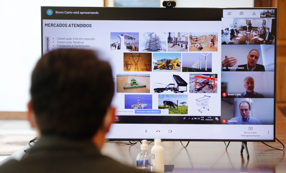 Governador Carlos Massa Ratinho Junior durante reunião com a Gerdau. Na foto, secretário da Justiça, Família e Trabalho, Ney Leprevost - Curitiba, 04/05/2021 - Foto: Jonathan Campos/AEN