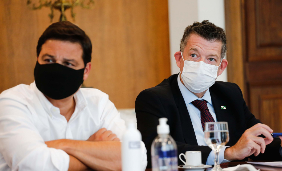 A empresa de alimentos BRF vai investir R$ 292 milhões para ampliação das suas unidades no Paraná .O anúncio foi realizado pelo CEO da BRF, Lorival Luz, em reunião com o governador Carlos Massa Ratinho Junior. Foto: Jonathan Campos/AEN