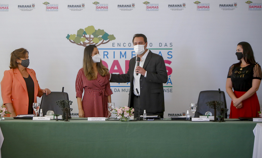 Encontro das primeiras damas do Paraná. Luciana Saito Massa
Foto Gilson Abreu/AEN