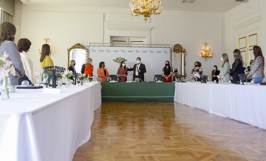 Encontro das primeiras damas do Paraná. Luciana Saito Massa
Foto Gilson Abreu/AEN