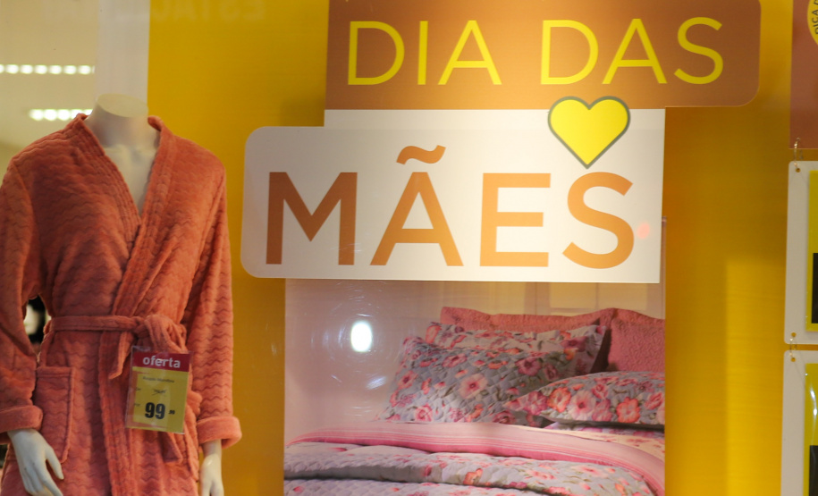 Menor Preço: aplicativo ajuda a economizar nas compras deste Dia das Mães. Foto: Geraldo Bubniak/AEN