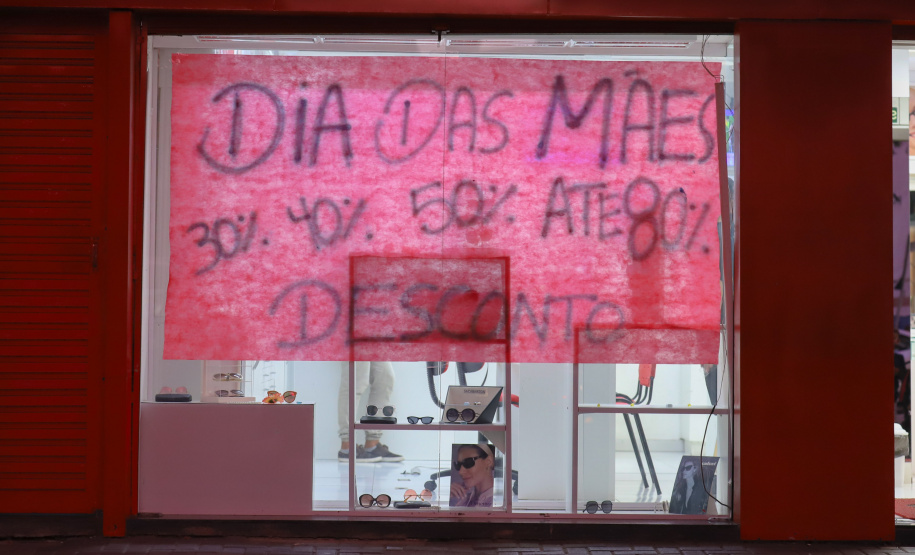 Menor Preço: aplicativo ajuda a economizar nas compras deste Dia das Mães. Foto: Geraldo Bubniak/AEN