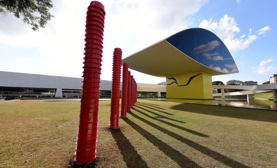 MON e MAC Paraná reabrem ao público com protocolos de segurança e novas exposições. Foto:SECC