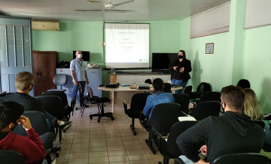 O Instituto Água e Terra (IAT), por meio da Gerência de Outorga de Recursos Hídricos, retomou os treinamentos nos Escritórios Regionais para a descentralização da análise de processos de outorga de uso da água. Capacitação de profissionais do Escritório Regional de Toledo/PR - Foto: SEDEST