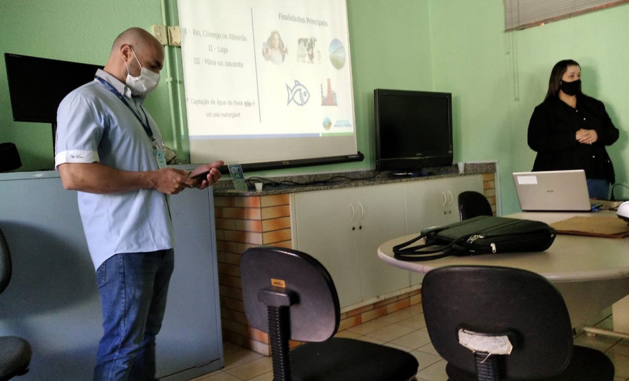 O Instituto Água e Terra (IAT), por meio da Gerência de Outorga de Recursos Hídricos, retomou os treinamentos nos Escritórios Regionais para a descentralização da análise de processos de outorga de uso da água. Capacitação de profissionais do Escritório Regional de Toledo/PR - Foto: SEDEST