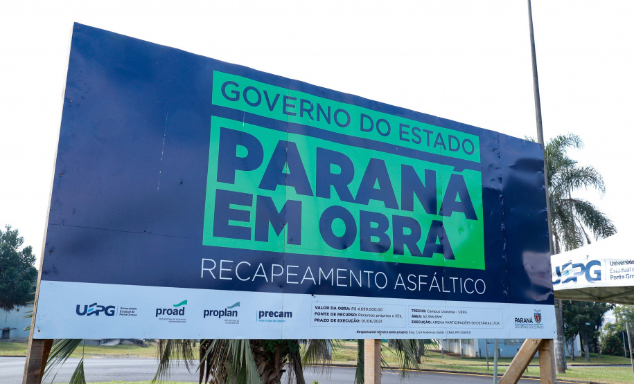 Nesta quarta-feira (05), o Secretário da Infraestrutura e Logística do Paraná, Sandro Alex, acompanhado do reitor da Universidade Estadual de Ponta Grossa, Miguel Sanches Neto, e da prefeita Elizabeth Schmidt, inaugurou o recapeamento asfáltico do campus de Uvaranas.Foto: Rodrigo Felix Leal/SEIL
