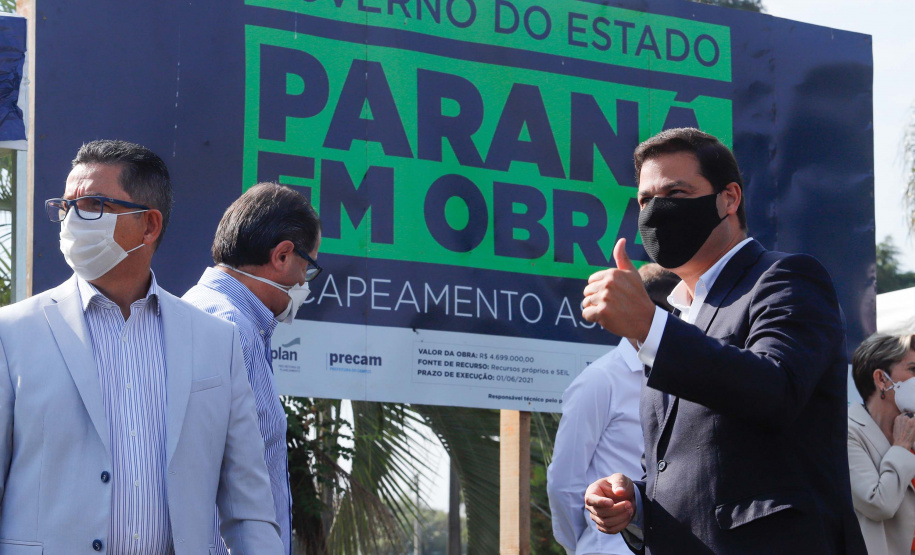Nesta quarta-feira (05), o Secretário da Infraestrutura e Logística do Paraná, Sandro Alex, acompanhado do reitor da Universidade Estadual de Ponta Grossa, Miguel Sanches Neto, e da prefeita Elizabeth Schmidt, inaugurou o recapeamento asfáltico do campus de Uvaranas.Foto: Rodrigo Felix Leal/SEIL