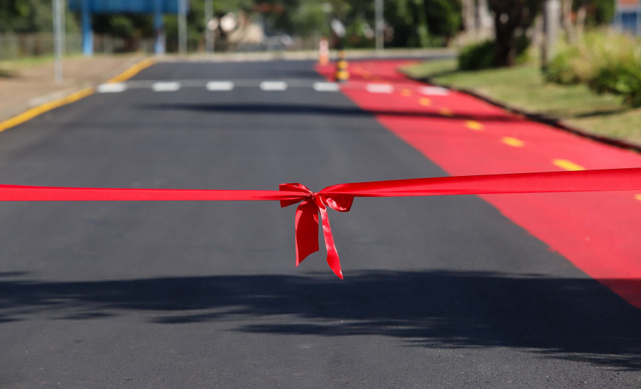 Nesta quarta-feira (05), o Secretário da Infraestrutura e Logística do Paraná, Sandro Alex, acompanhado do reitor da Universidade Estadual de Ponta Grossa, Miguel Sanches Neto, e da prefeita Elizabeth Schmidt, inaugurou o recapeamento asfáltico do campus de Uvaranas