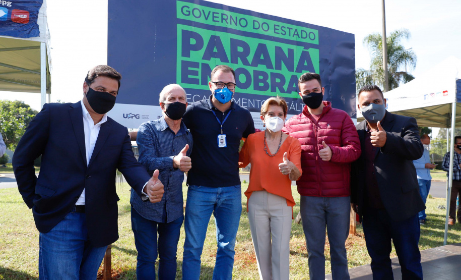 Nesta quarta-feira (05), o Secretário da Infraestrutura e Logística do Paraná, Sandro Alex, acompanhado do reitor da Universidade Estadual de Ponta Grossa, Miguel Sanches Neto, e da prefeita Elizabeth Schmidt, inaugurou o recapeamento asfáltico do campus de Uvaranas.Foto: Rodrigo Felix Leal/SEIL
